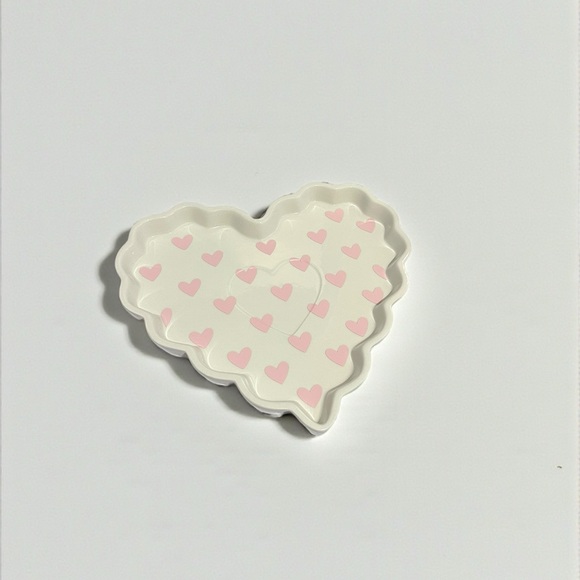 Heart Shaped Ceramic Platter With pastel Pink hearts - Picture 2 of 4